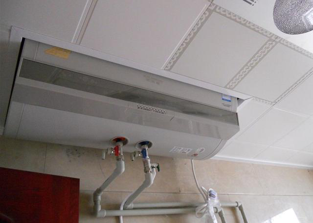 ��*�͟�ˮ��ͬ�r(sh��)���b���Ȱ��b�l�أ�