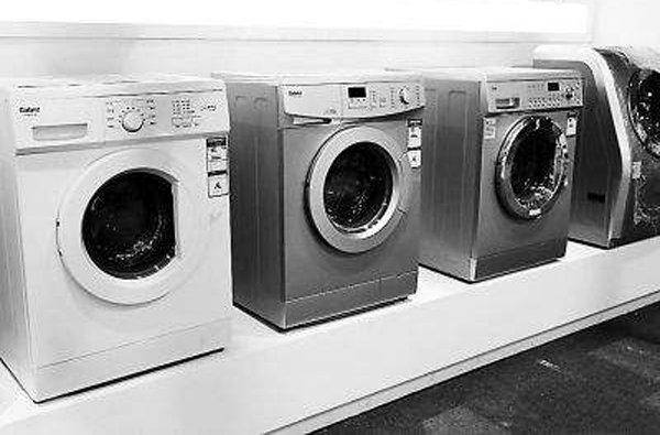 ��ͨϴ�C(j��)ÓˮͰ���D(zhu��n)