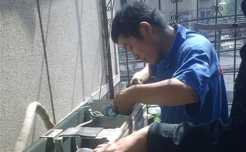 張家口空調(diào)維修加氟師傅電話_一個電話快速上門