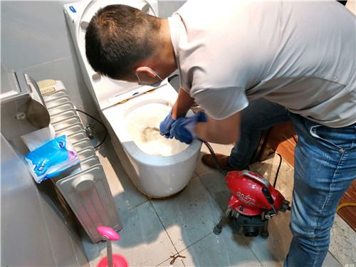 ����ľ�R������ͨ��©����(w��)�Ԓ_���I(y��)��ͨ����(w��)